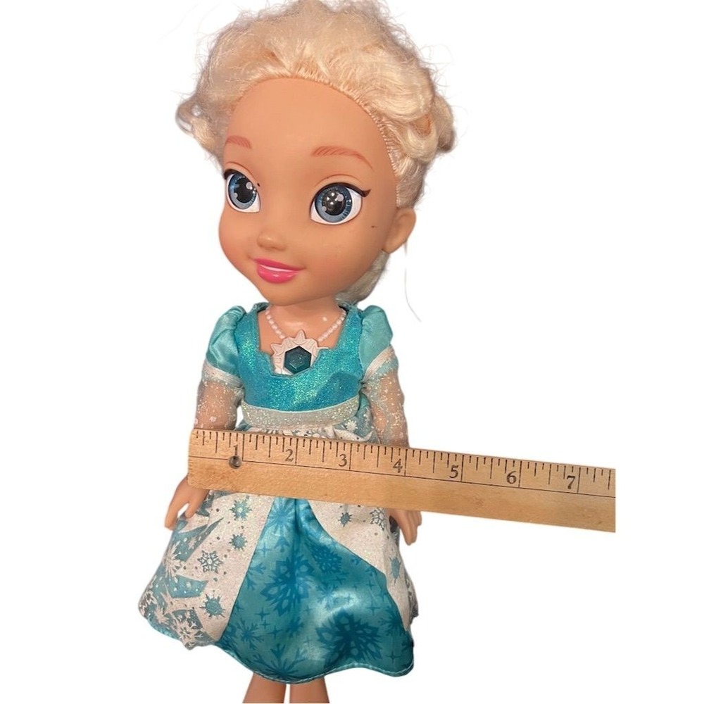 Disney Frozen Singing Elsa Doll 12" Lights Up & Speaks‎ English/Spanish - Picture 4 of 10